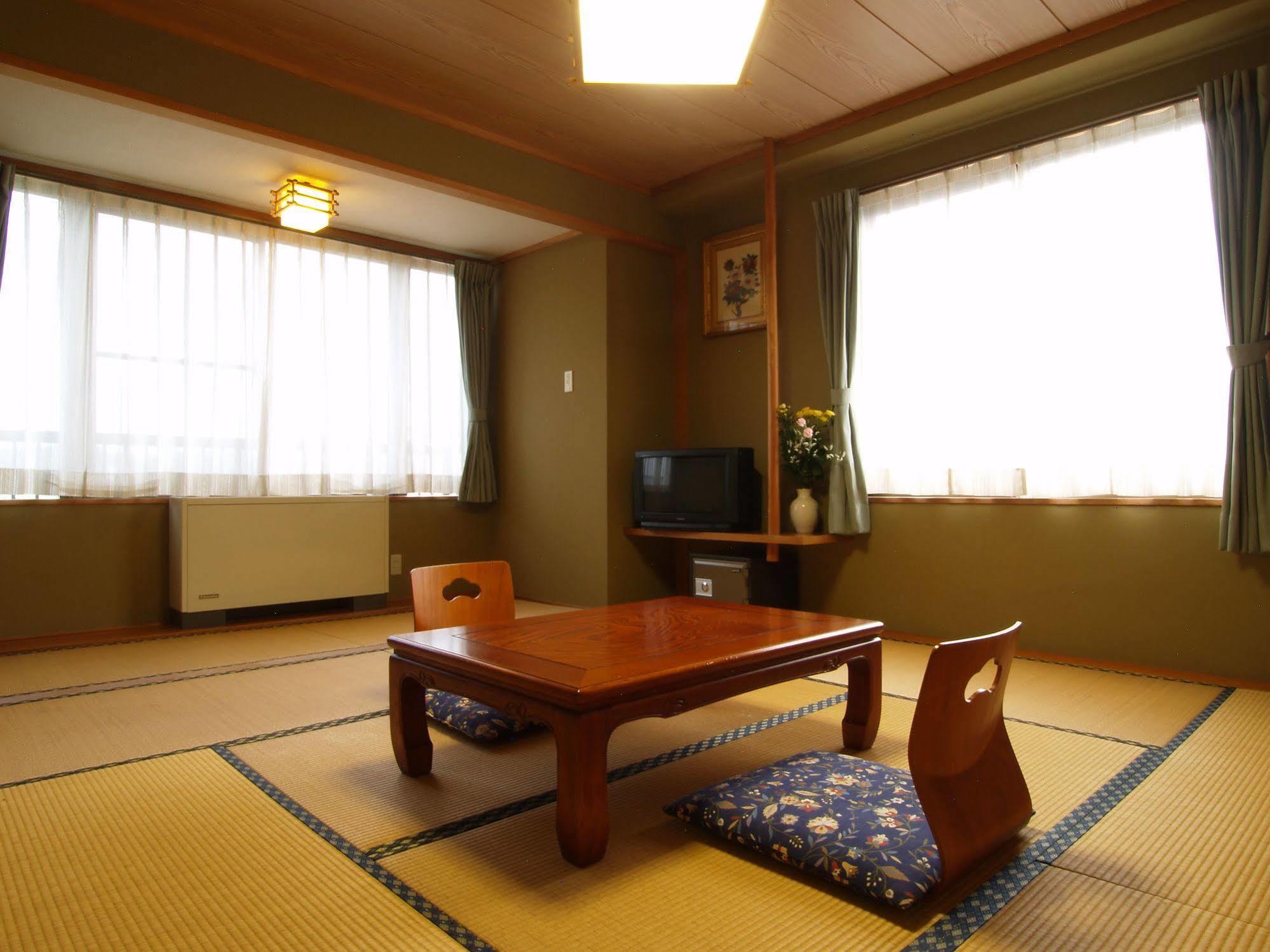 Central Inn Hakuba Exteriér fotografie